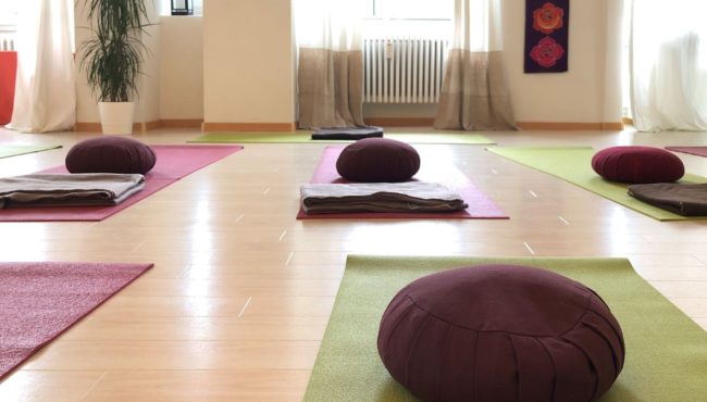 Cours de Yoga à la Chaux-de-Fonds et la Chaux-du-Milieu à la Chaux-de-fonds, la Chaux-du-Milieu (Suisse) et en ligne sur Internet