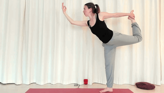 Cours de yoga en ligne en direct et en rediffusion à la Chaux-de-fonds, la Chaux-du-Milieu (Suisse) et en ligne sur Internet